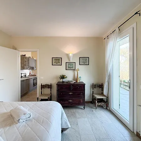 Paradiso Sotto Le Stelle, Jacuzzi Vista Apartment *